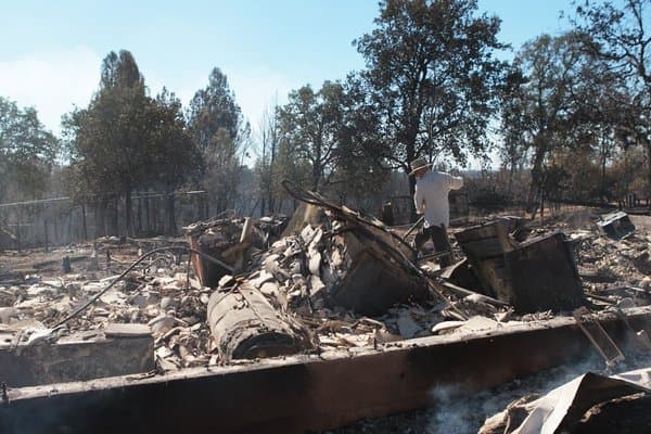 Image d'illustration pour Poursuite des incendies aux Etats-Unis